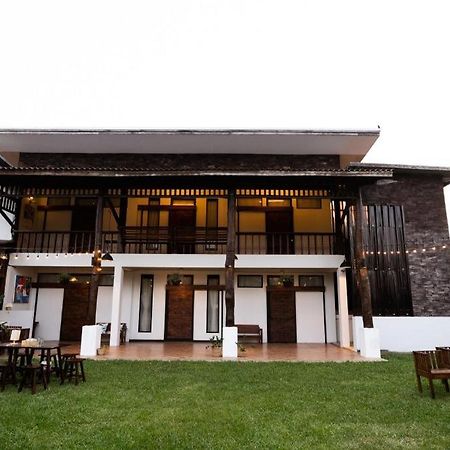 Croissant Hotel And Cafe Chiang Rai Exterior foto